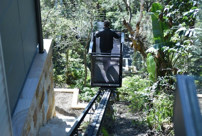 Outrigger Rail Inclinator Travelling Down
